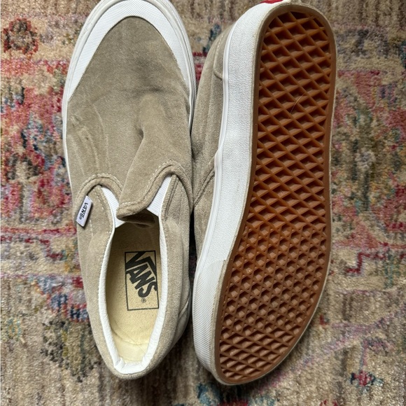 Vans - Picture 2 of 3